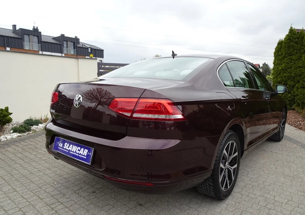 Volkswagen Passat cena 64800 przebieg: 166000, rok produkcji 2018 z Sędziszów Małopolski małe 781